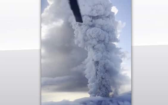 Russia, vulcano della Kamchatka erutta dopo 450 anni