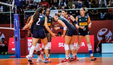 azzurre avanti anche nel secondo set, 11-9