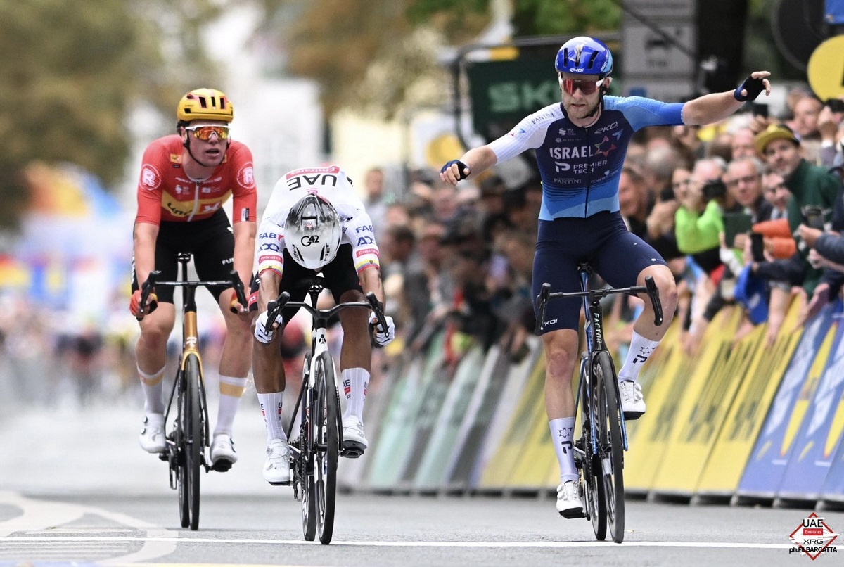 Giro di Germania 2025, Riley Sheehan esulta troppo presto e Jhonatan Narváez lo beffa - Søren Wærenskjold (3°) torna al comando, 5° Jonathan Milan