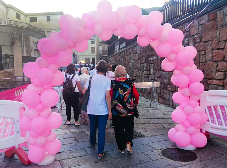 Salute femminile, successo a Illorai della passeggiata in "rosa" a sostegno di Komen Italia 3 Komen a Illorai 2