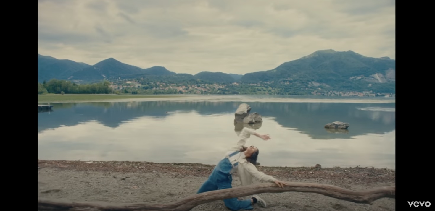 Lago_videoclip1.jpg (147 KB)