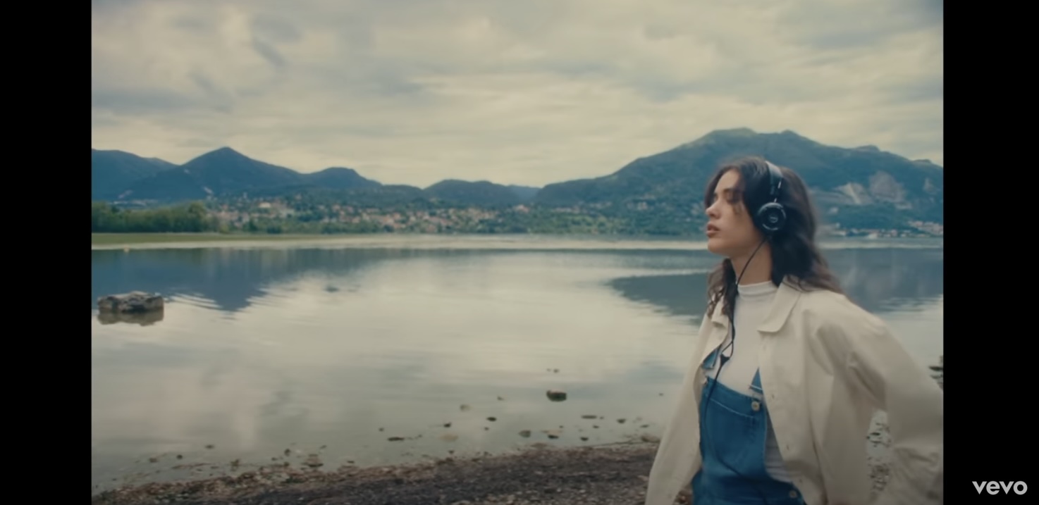 Lago_videoclip3.jpg (126 KB)