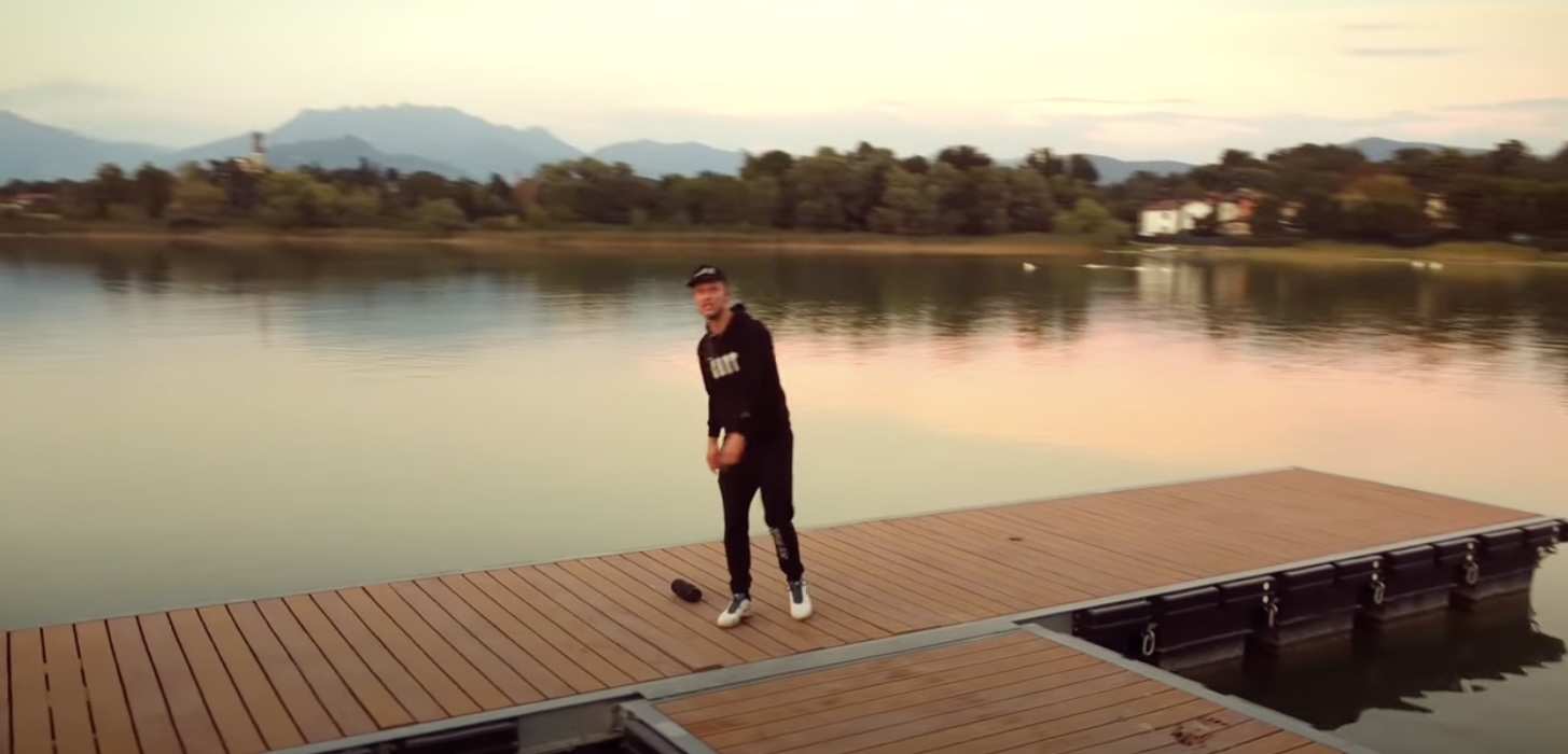 Lago_videoclip7.jpg (157 KB)