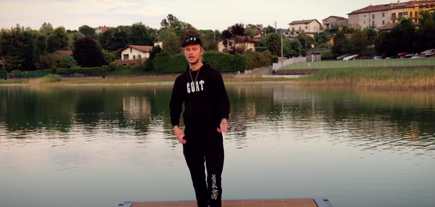 Lago_videoclip8.jpg (211 KB)
