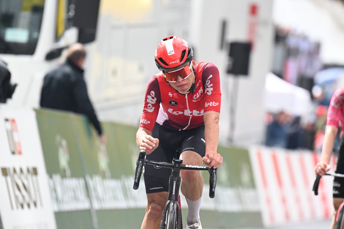 Lotto, prosegue la stagione nera per Lennert Van Eetvelt: salterà anche la Vuelta a España