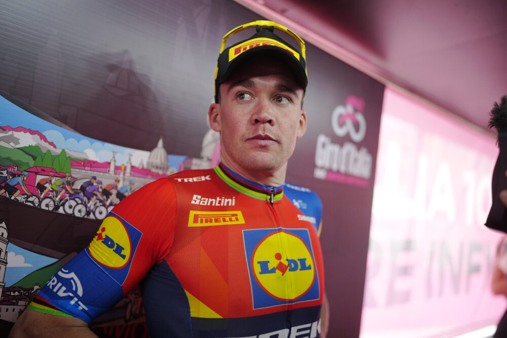 Giro di Danimarca 2025, la corsa si apre con la prepotente volata di Pedersen