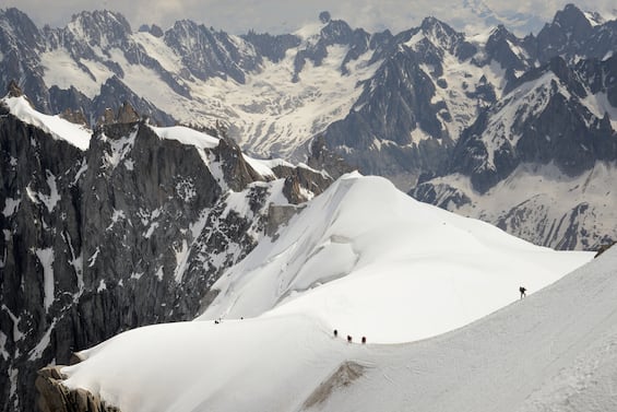 Monte Bianco, alpinista morto: è stato travolto da un seracco