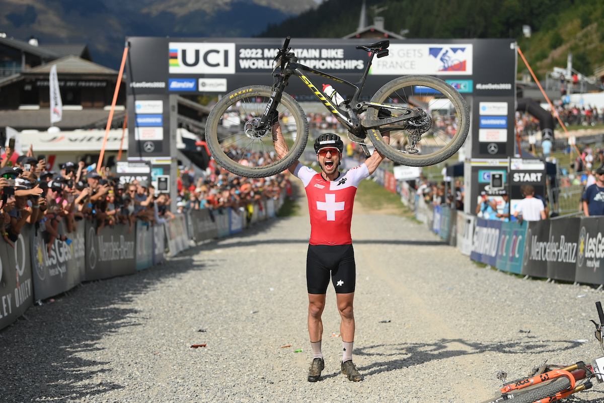 MTB, la leggenda Nino Schurter annuncia il ritiro a fine stagione