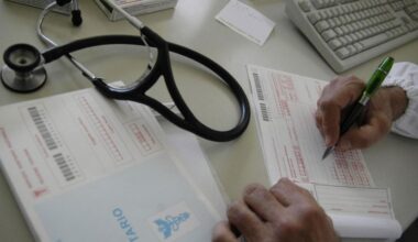 "Avevo solo la tosse": Medico di base, diventa tutto a pagamento | Devi pagare e stare zitto anche per un semplice controllo