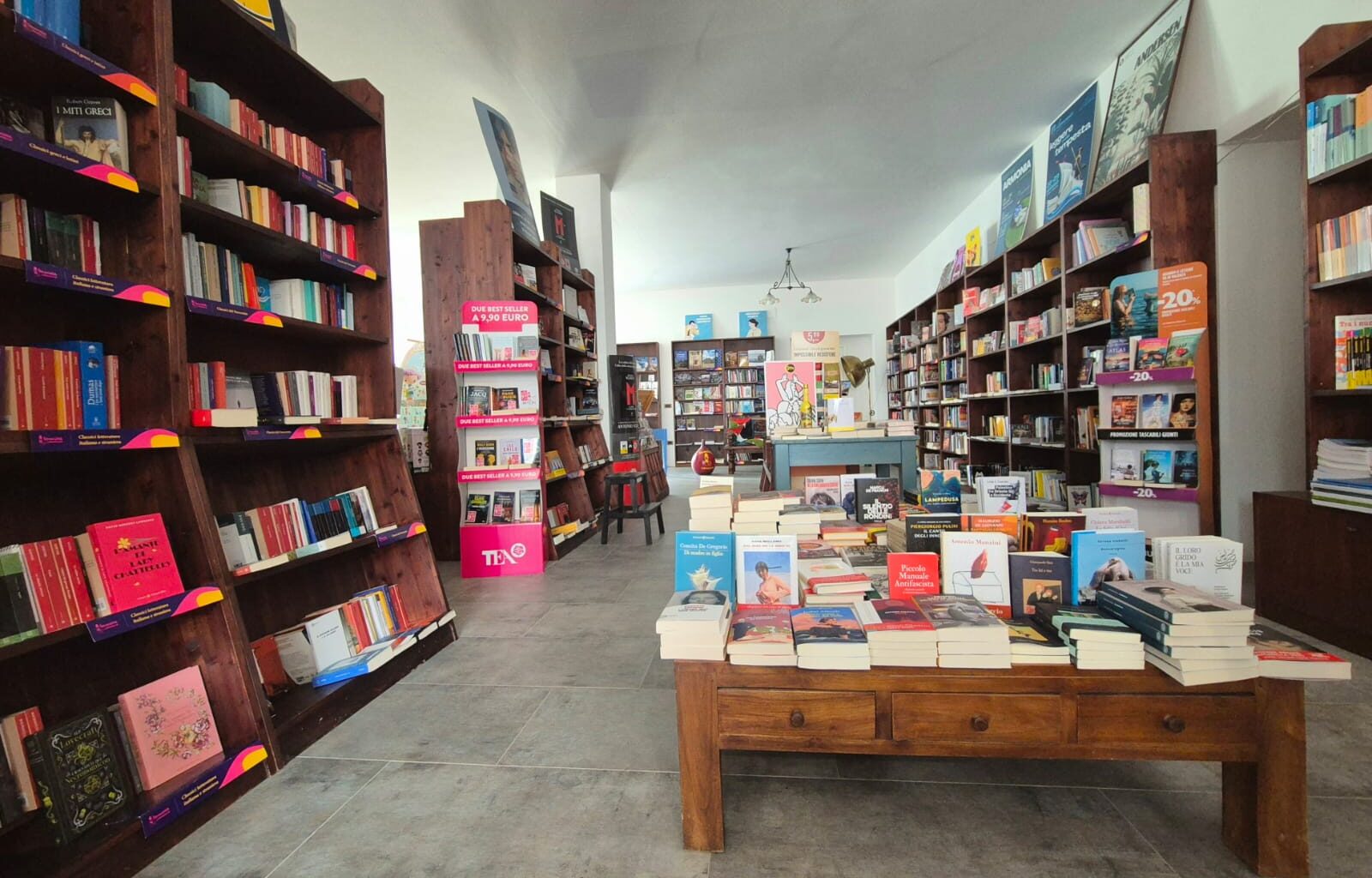 La pagina dei librai (da Altreconomia 284)