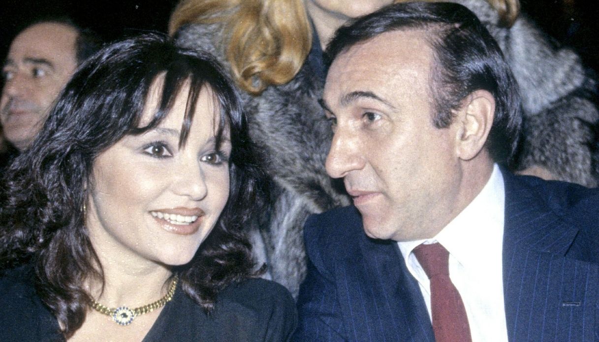 Pippo Baudo, parla l’ex Adriana Russo: “Aveva una gelosia morbosa. Voleva sposarmi a Las Vegas”