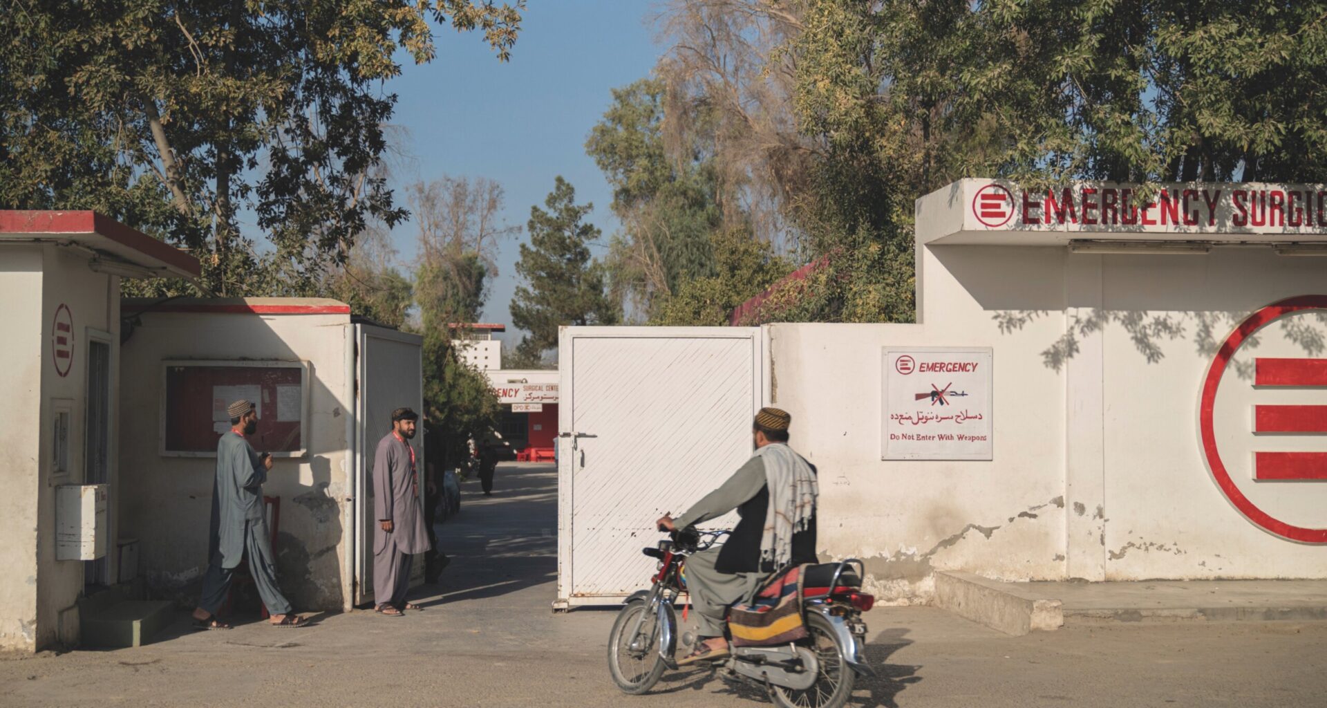 Mancanze strutturali e discriminazioni. Le barriere alle cure di urgenza in Afghanistan