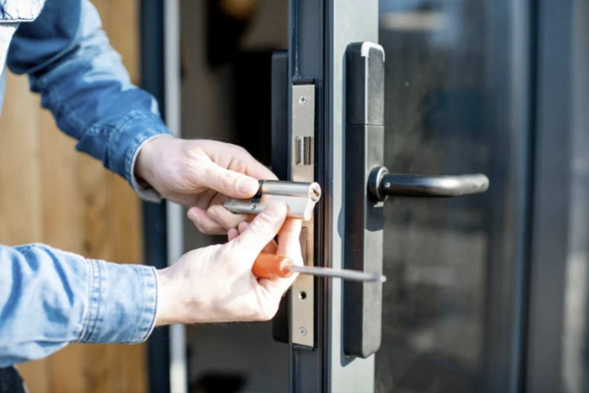 ’Ecobonus si concentra sull’efficientamento energetico e si applica esclusivamente alla sostituzione di porte di ingresso con modelli coibentati,