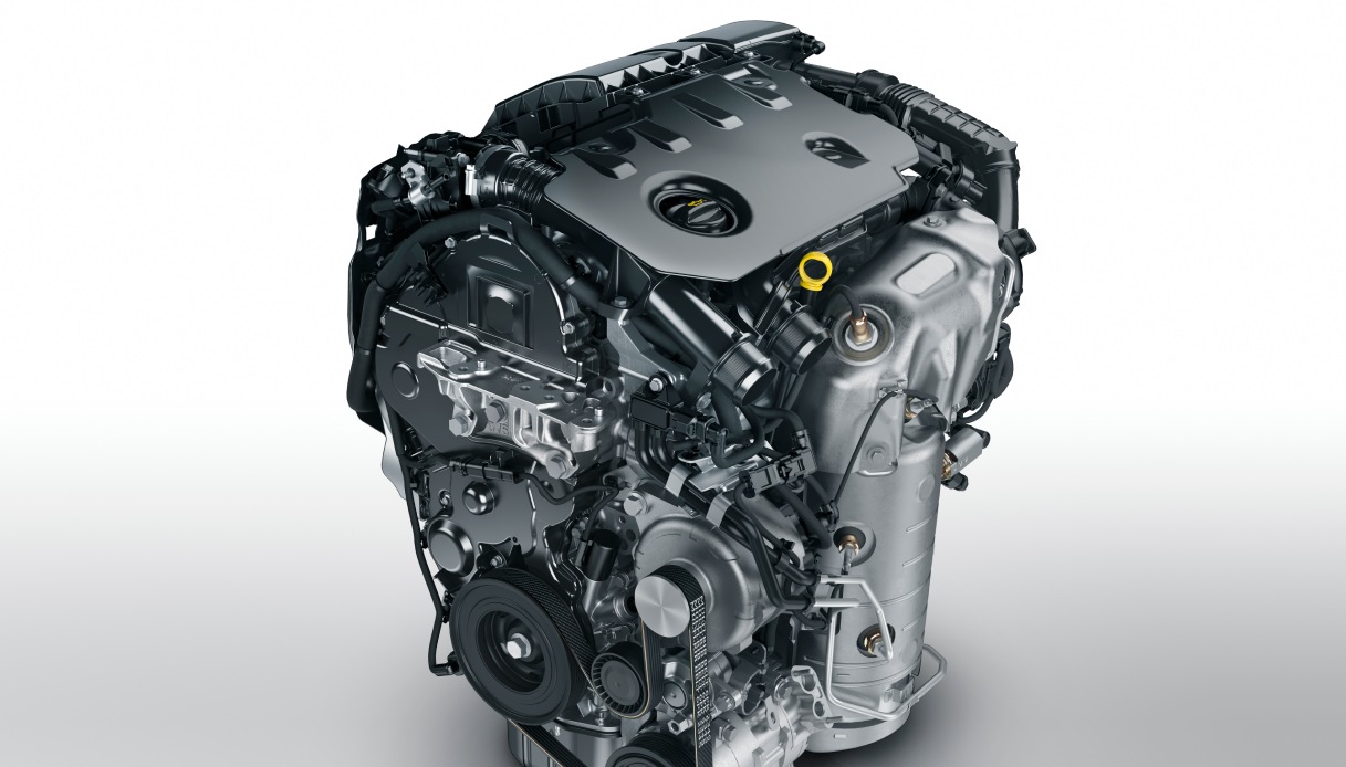Problemi al motore diesel BlueHDI: riguarda oltre 200.000 veicoli