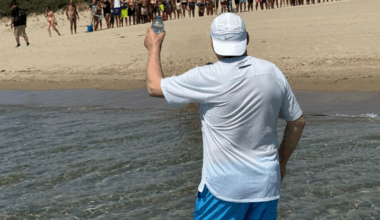 Vasco Rossi, cosa succede... in spiaggia? L'incredibile vacanza del Komandante - Foto 1 di 5 - Torino Cronaca