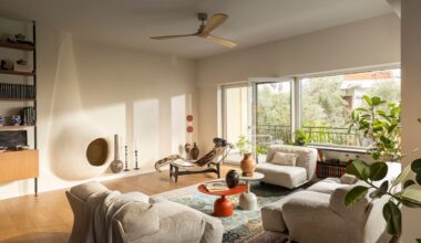 Una casa a Bogliasco sulla scogliera, sospesa tra mar Ligure, arte e architettura d’autore