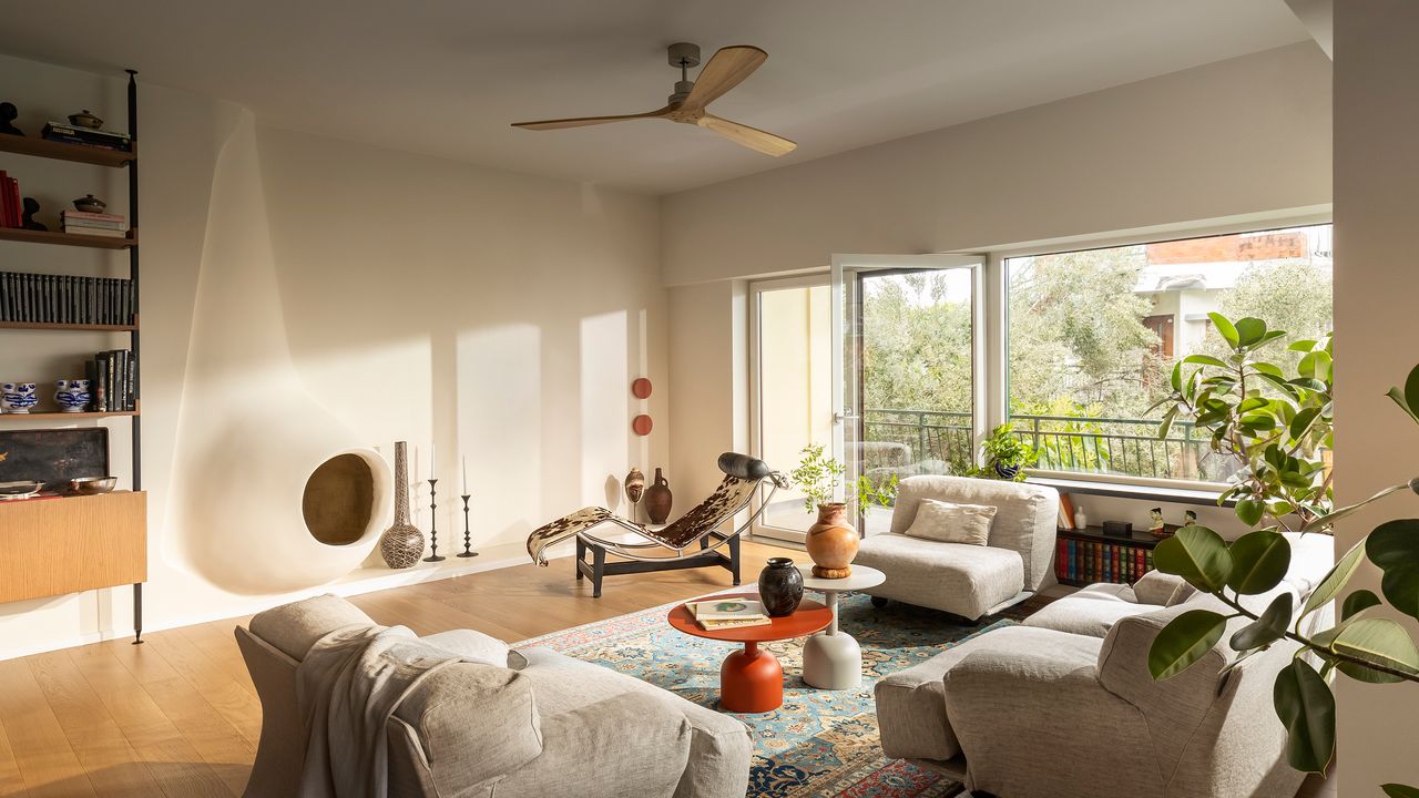 Una casa a Bogliasco sulla scogliera, sospesa tra mar Ligure, arte e architettura d’autore