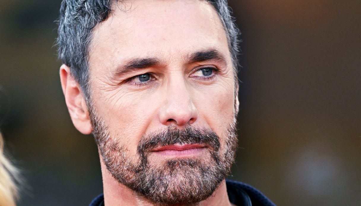 Raoul Bova in Puglia, la vacanza con le figlie Luna e Alma dopo lo scandalo