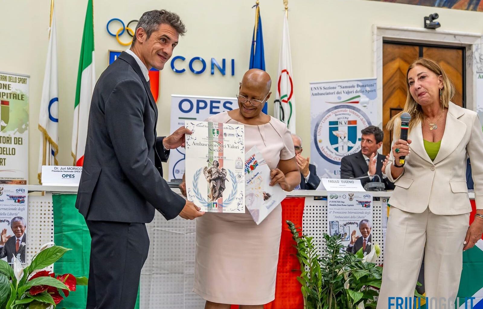 Riccardo Robuschi riceve a Roma il premio “Ambassador of Freedom per lo Sport”