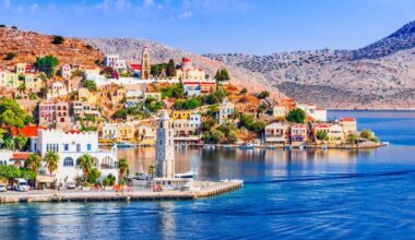 Tre piccole isole greche da sogno introducono una tassa per combattere l’overtourism