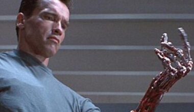 "C'è il pericolo di un'apocalisse in stile Terminator: se l'AI si unisce con le armi rischiamo un incubo distopico. Sono stati commessi molti errori". Il monito di James Cameron