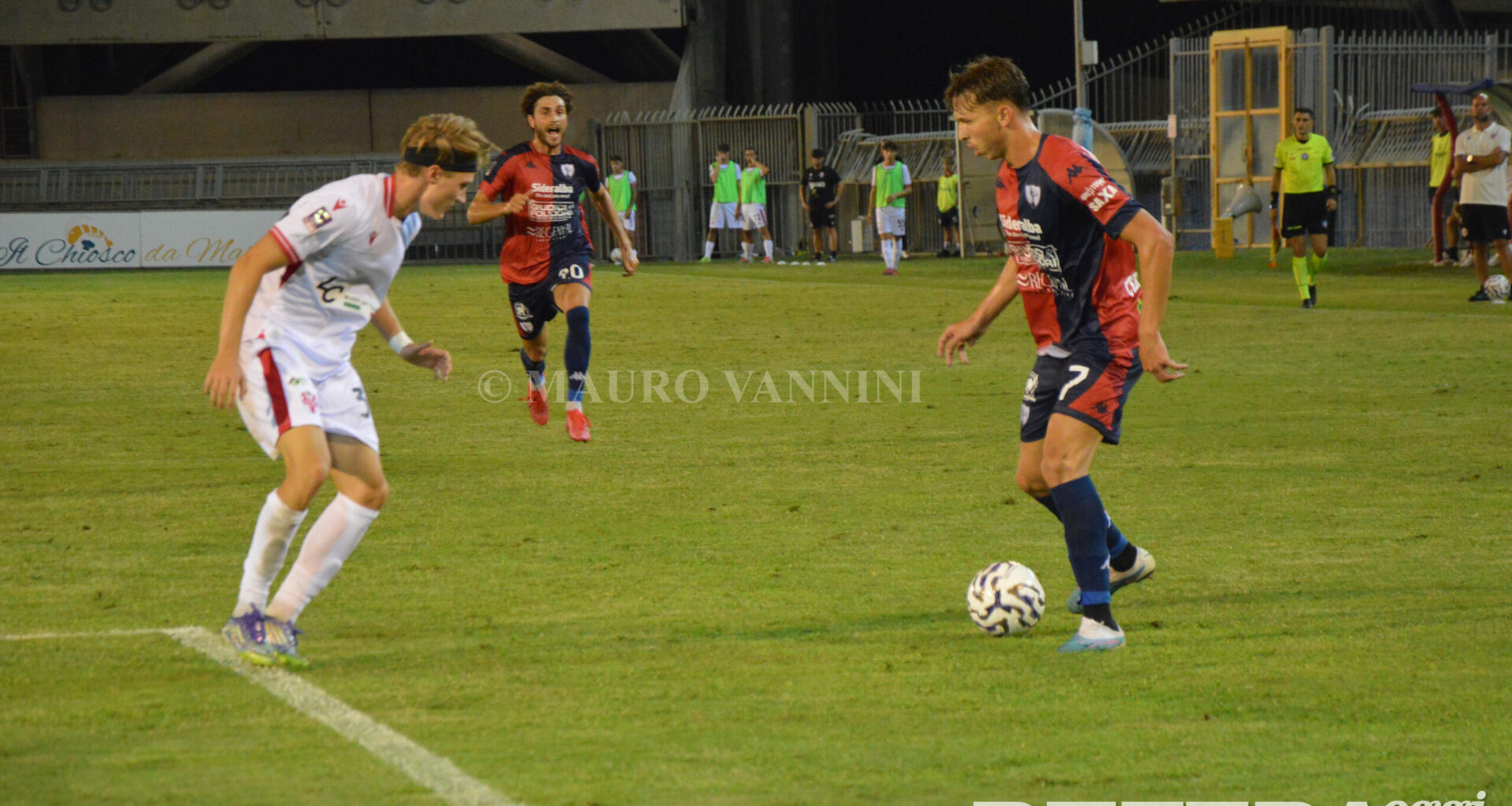 LIVE Samb-Bra 1-0, primo episodio da "Football video support" richiesto dai rossoblu, ma l'arbitro non concede rigore