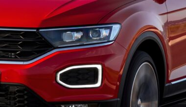 Volkswagen T-Roc, la nuova generazione: svelata la prima immagine