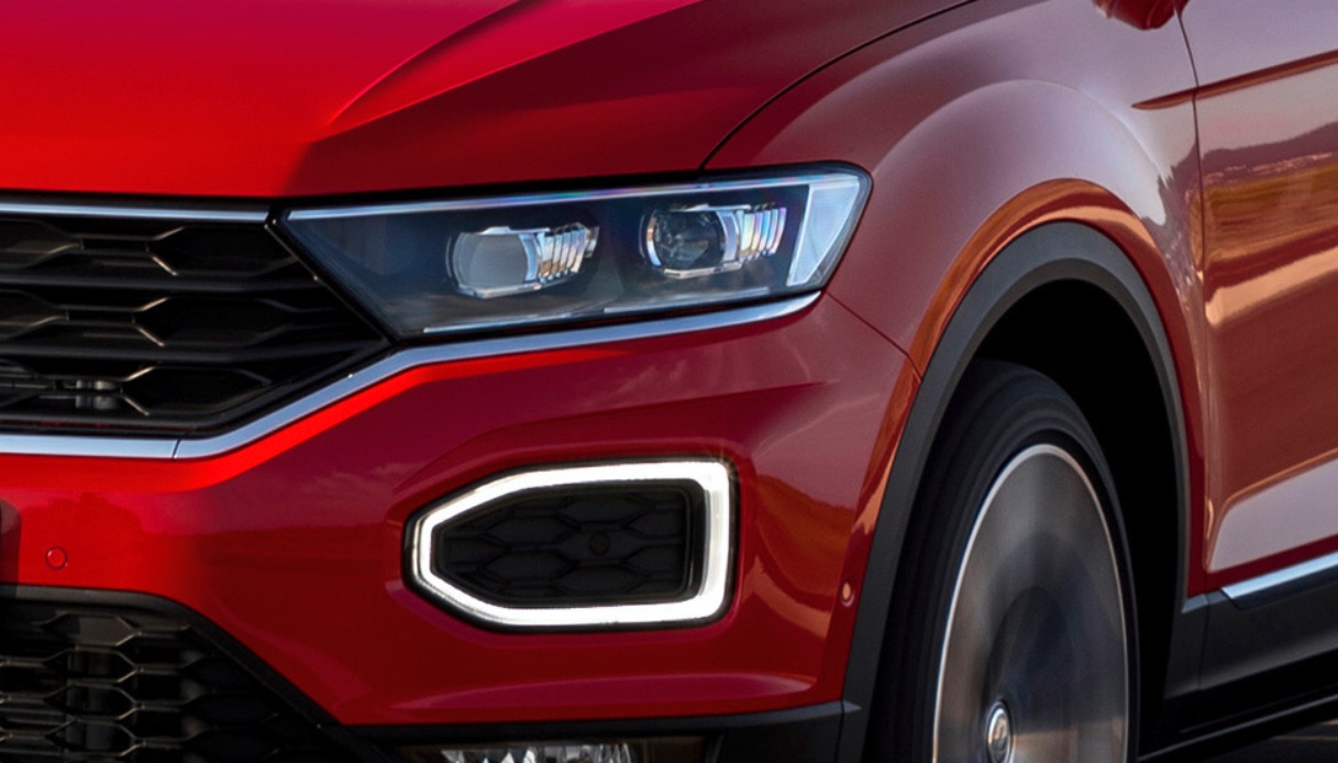 Volkswagen T-Roc, la nuova generazione: svelata la prima immagine