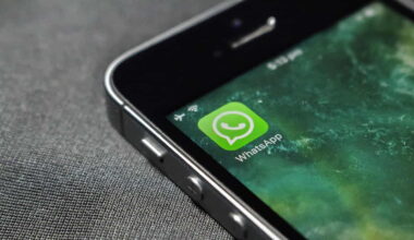 WhatsApp, se mandi questi messaggi commetti un REATO gravissimo | La legge ti punisce all'istante