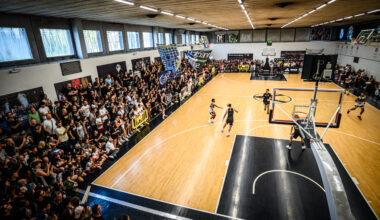 Il raduno con i tifosi e il primo allenamento della Virtus Bologna