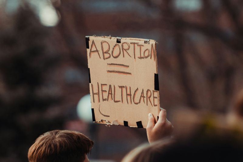 garantire l'aborto in tutti gli ospedali pubblici tedeschi