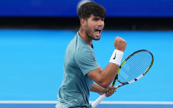 Alcaraz in finale all'Atp Cincinnati: Zverev battuto 6-4, 6-3
