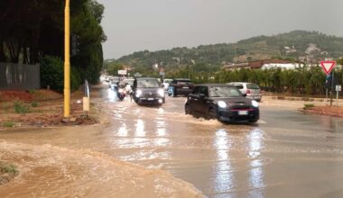 Nubifragio in città, sottopassi allagati e decine di chiamate ai Vigili del fuoco