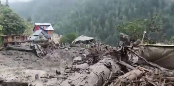 Alluvione lampo nel Kashmir, decine di vittime