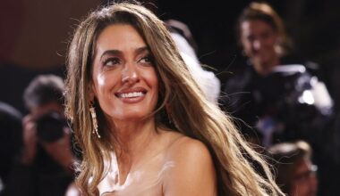 Amal Clooney look, vestito d'archivio a Venezia 2025 è un sogno