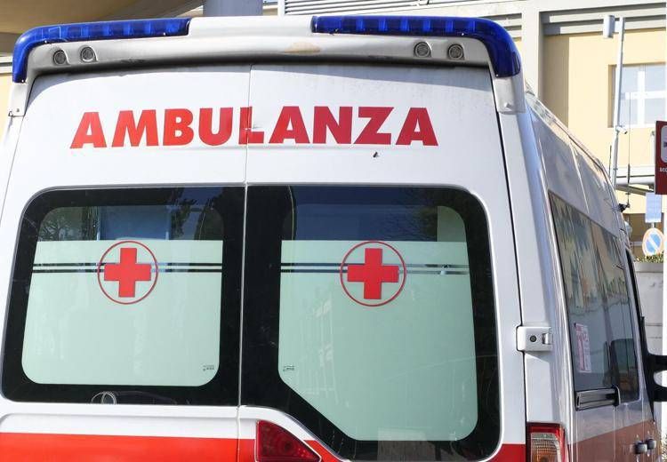 Travolta e uccisa dal bus, grave il compagno: tragico incidente a Livorno