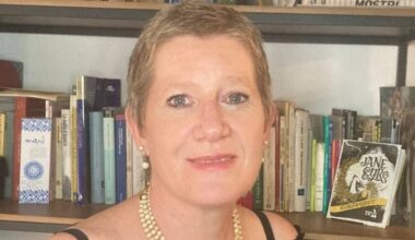 "Basta cellulari ai ragazzini, li fanno sentire frustati e inadeguati. Ma li vieterei anche a molti 40enni"