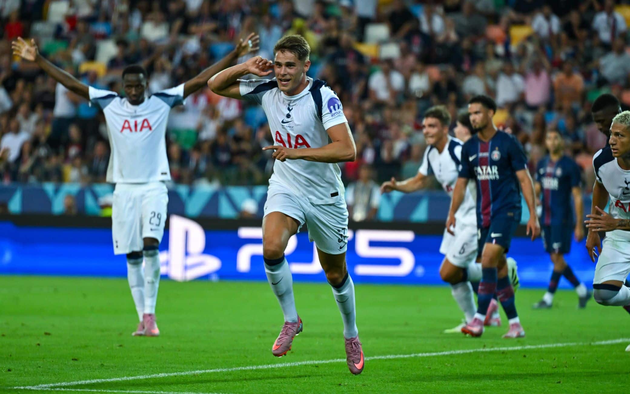 ansa_van_de_ven_supercoppa_psg_tottenham
