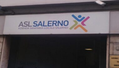 Asl Salerno, infermieri senza divise