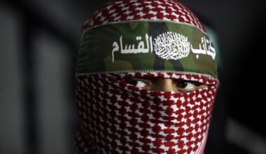 Hamas, 'Israele pagherà col sangue attacco a Gaza City' - Ultima ora