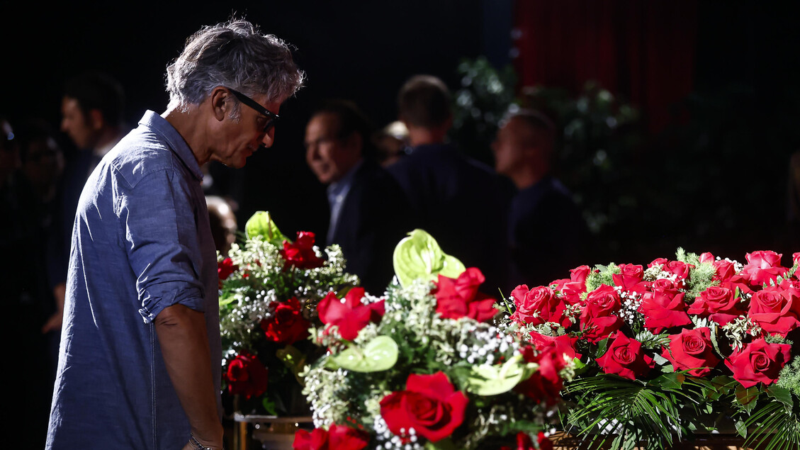 La camera ardente per Pippo Baudo al Teatro delle Vittorie DIRETTA - Tv