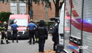 Esagitato barricato in casa in via Farinelli a Torino