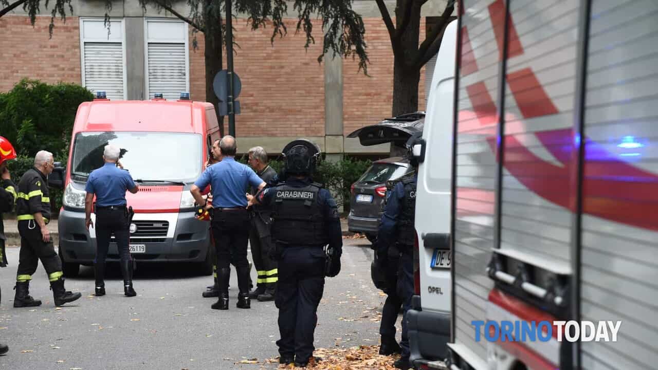 Esagitato barricato in casa in via Farinelli a Torino