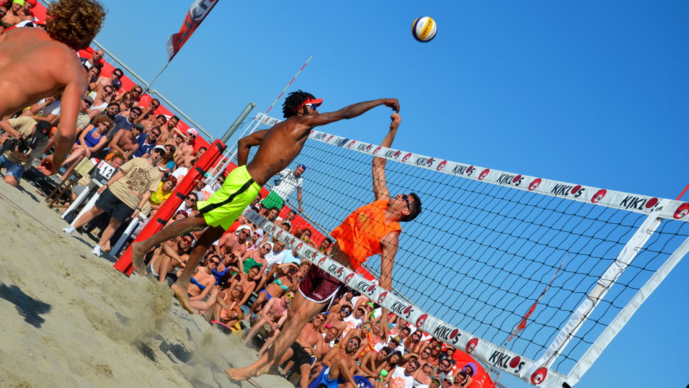 Al via in Riviera il grande torneo di beach europeo. Bellaria ospita la tappa inaugurale della competizione