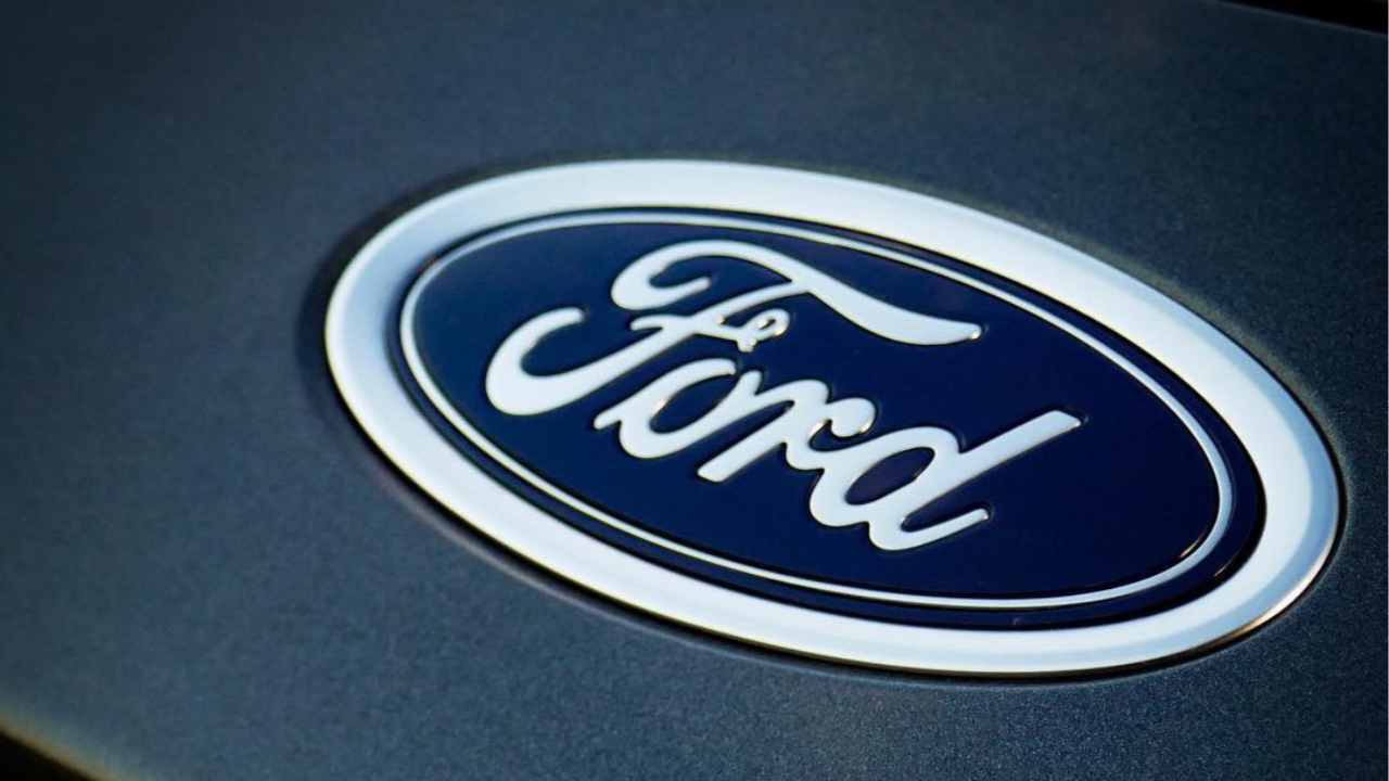 Balzo in avanti Ford, nuovo pick-up elettrico in produzione: dimezzata la batteria | Prezzo svelato