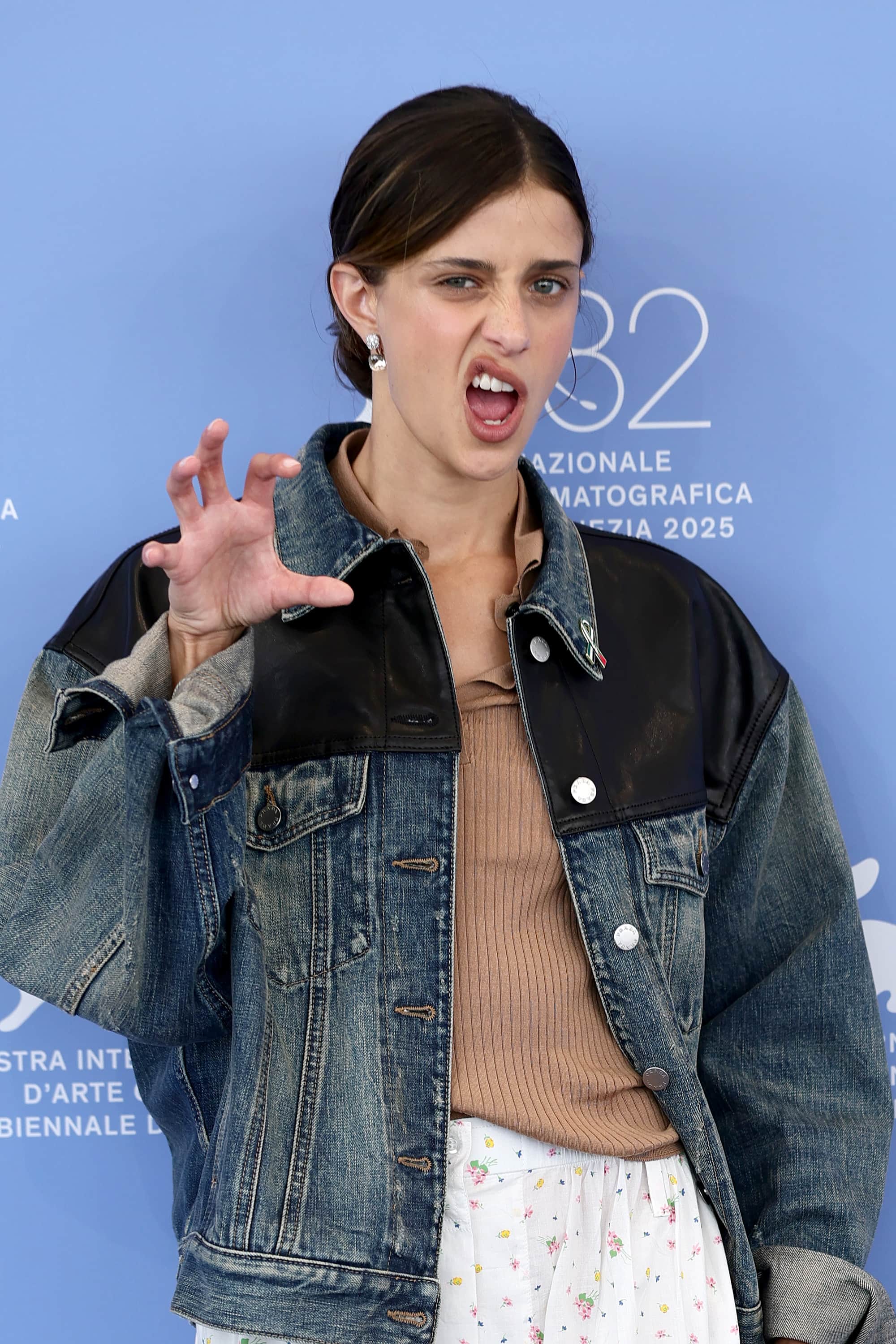 Benedetta Porcaroli posa a Venezia 82 per il photocall di "Il rapimento di Arabella"