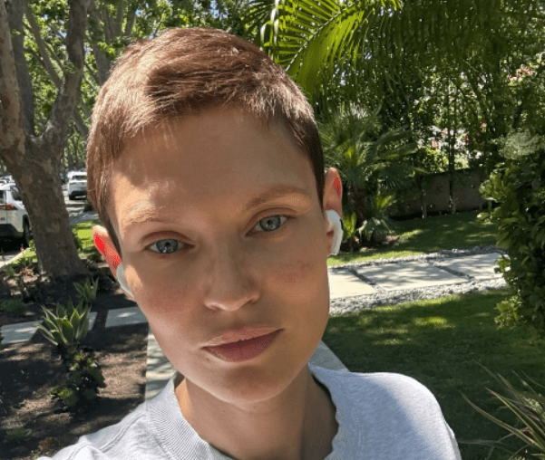 "Avevo paura di sentirmi meno donna senza le mie ovaie", il racconto di Bianca Balti a un anno dalla diagnosi