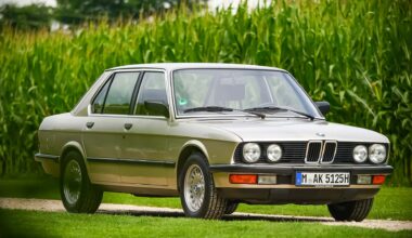 La BMW anti downsizing campionessa di consumi