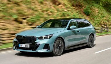 Guida la sua BMW per un milione di chilometri e poi decide di passare all'elettrico