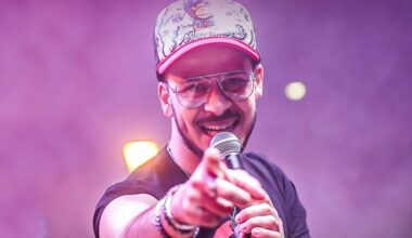 brindisi, tributo a 883 e max pezzali alla scalinata virgilio